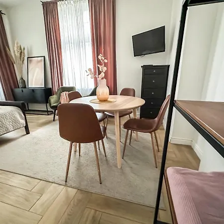 C 200m Do Plazy Apartament